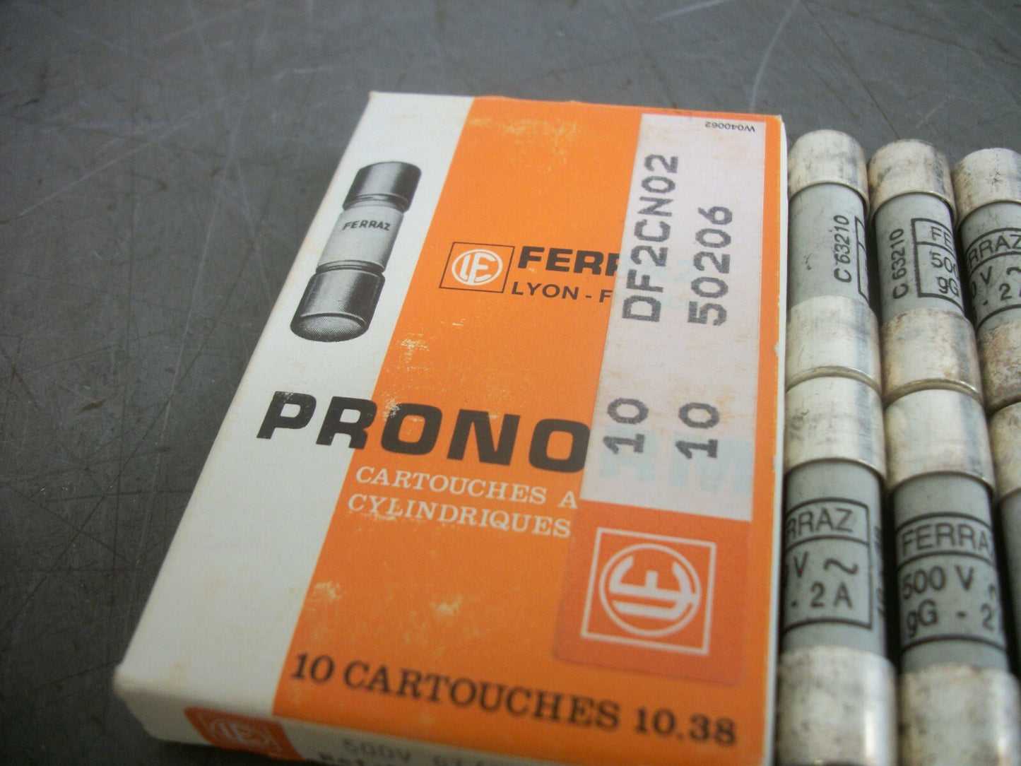 FERRAZ-SHAWMUT BOX OF 10 PRONORM FUSES DF2CN02 2AMP 500VOLT NIB