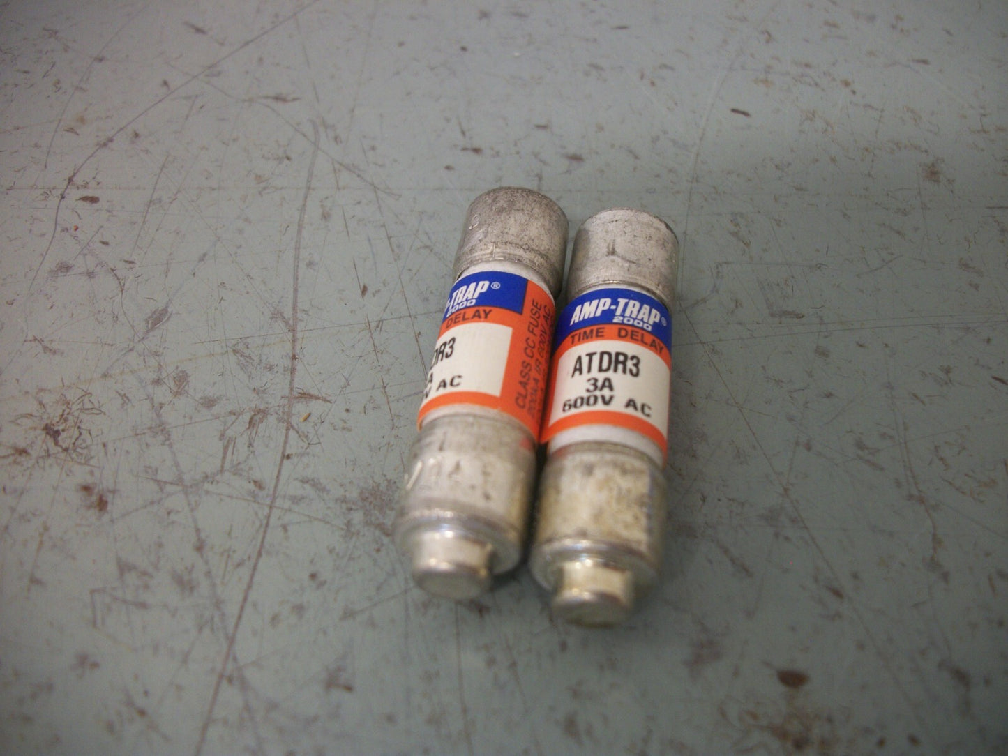FERRAZ-SHAWMUT LOT OF 2 AMP-TRAP FUSES ATDR3 3AMP 600VOLT