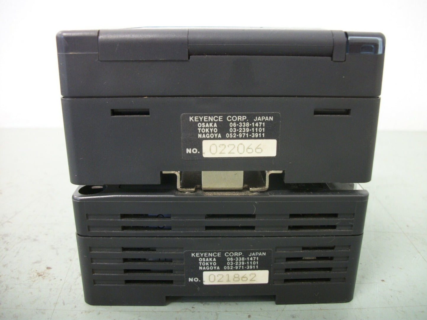 KEYENCE 5-CHANNEL ANALOG TIMER MODULE KX-10R W/POWER SUPPLY KX-U1 24VDC