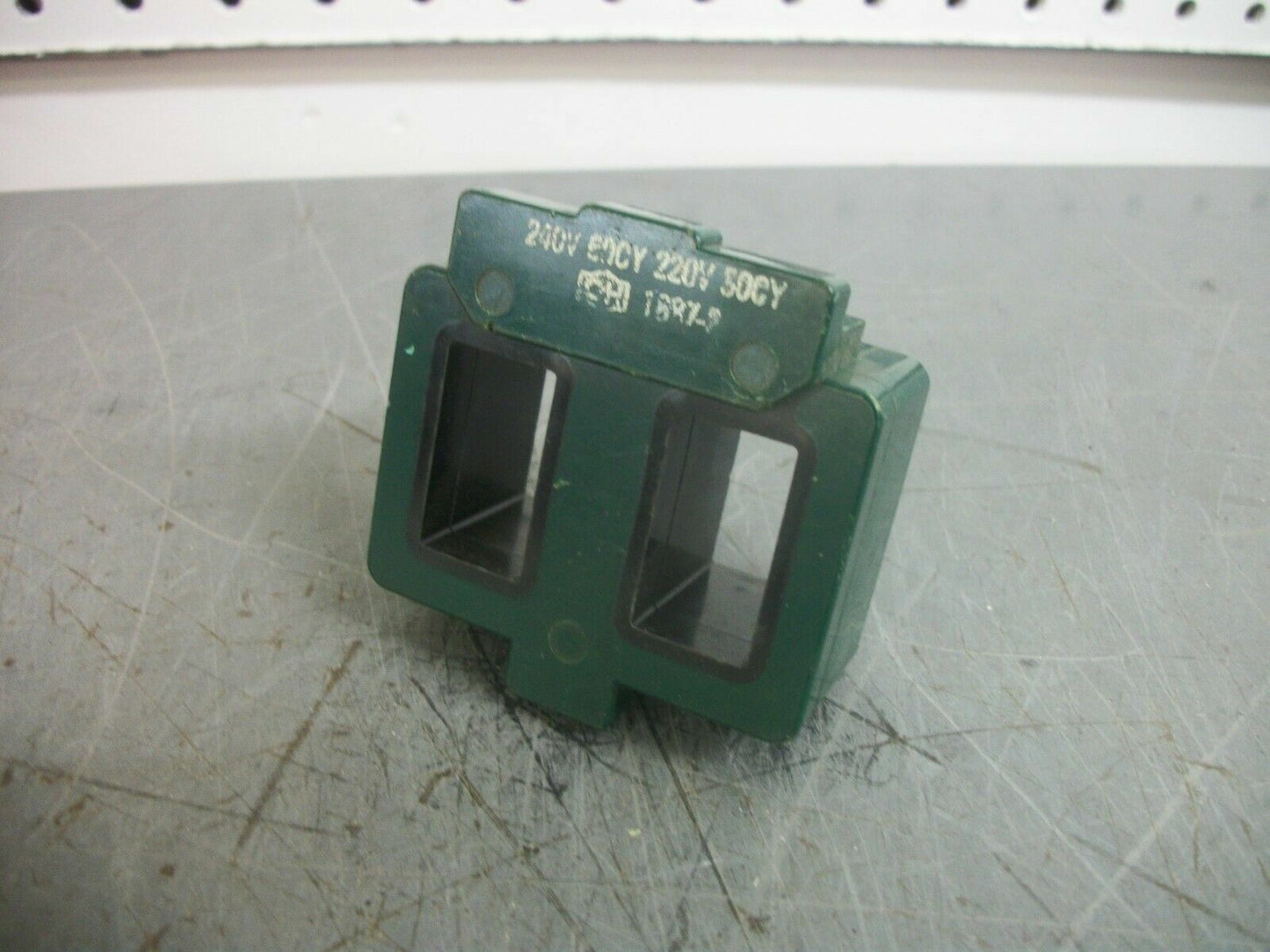 CUTLER-HAMMER STARTER COIL 9-1887-2 240VCOIL