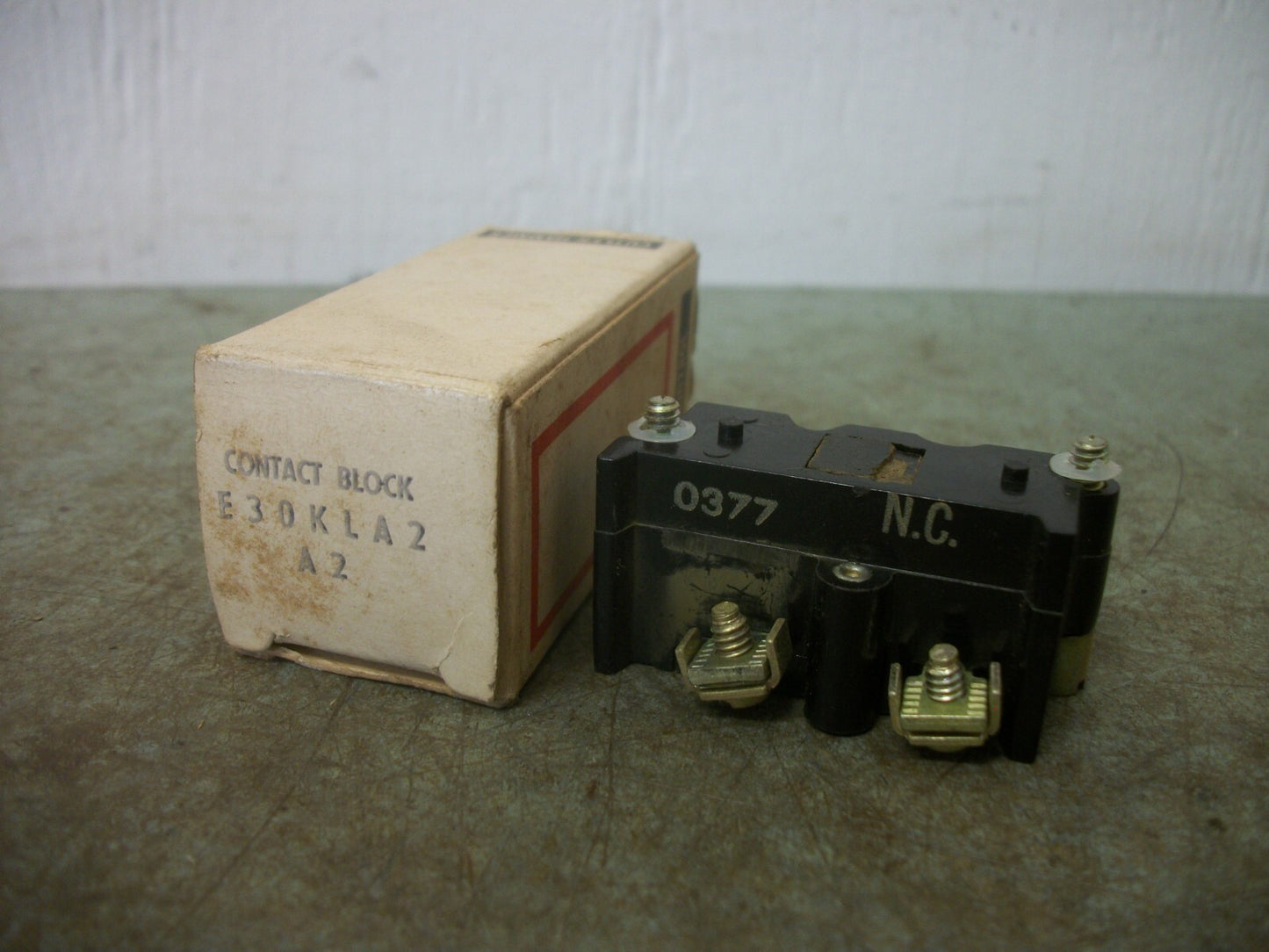 CUTLER-HAMMER 1N.C. CONTACT BLOCK E30KLA2 NIB