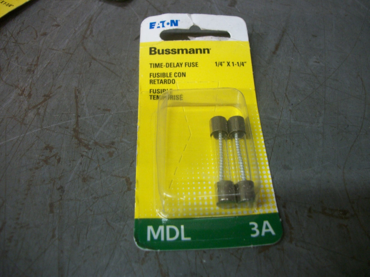 BUSSMANN LOT OF 4 x8 GLASS TUBE FUSES MDL3 3AMP 250VOLT NEW