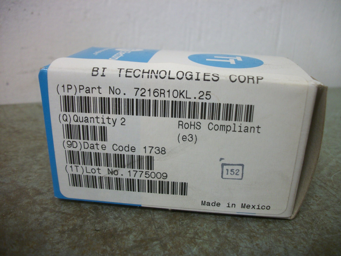 BECKMAN INDUSTRIAL BOX OF 2 HELIPOT POTENTIOMETERS 7216R10KL.25 NIB