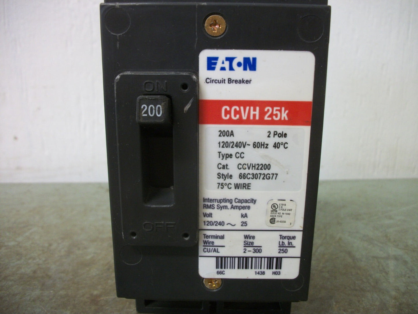 CUTLER-HAMMER CCVH CIRCUIT BREAKER CCVH2200 200AMP 240VOLT 2POLE