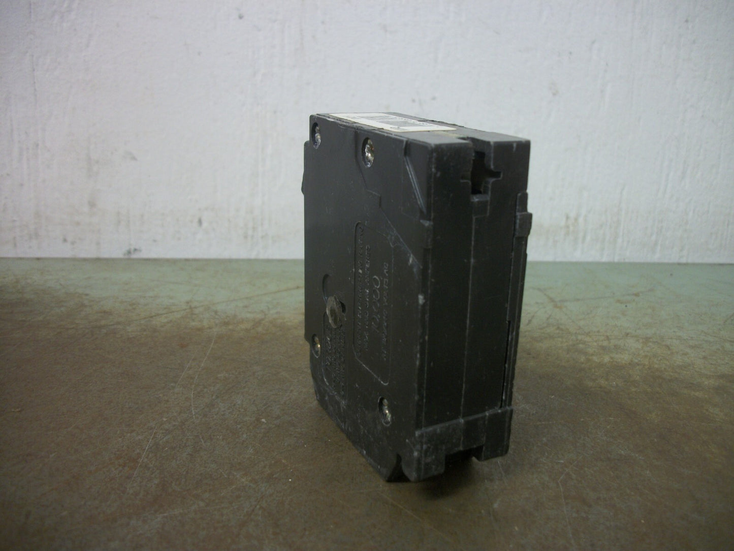 CUTLER-HAMMER BD TANDEM CIRCUIT BREAKER BD2020 20AMP 240VOLT 2POLE