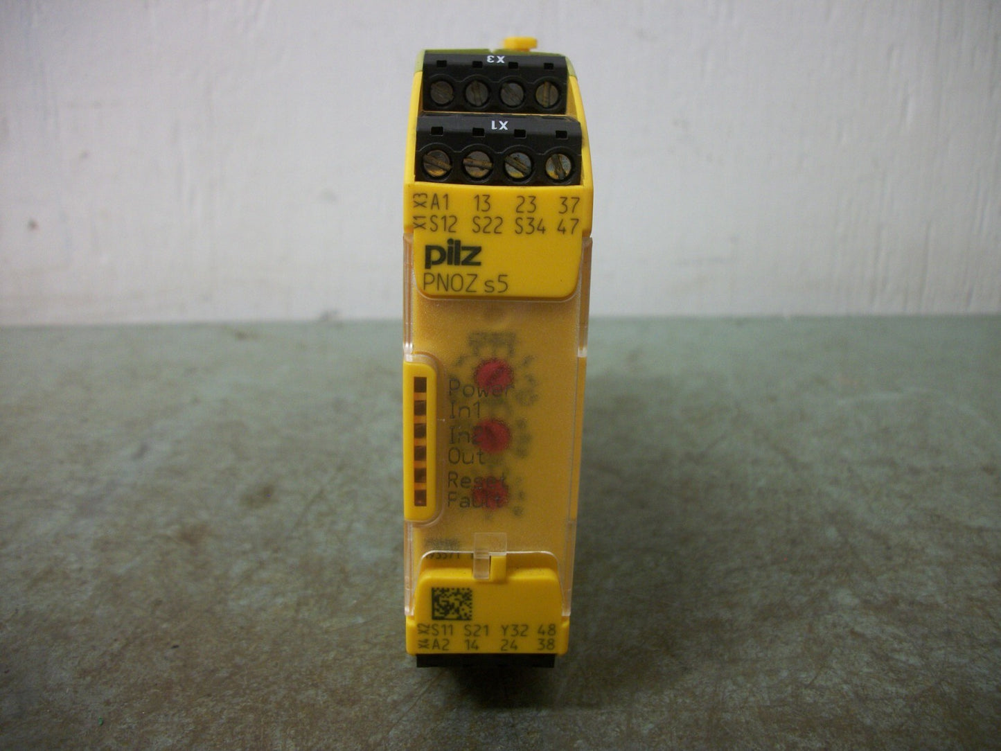 PILZ PNOZ S5 SAFETY RELAY PNOZ S5 24VDC 2N/O 2N/O T
