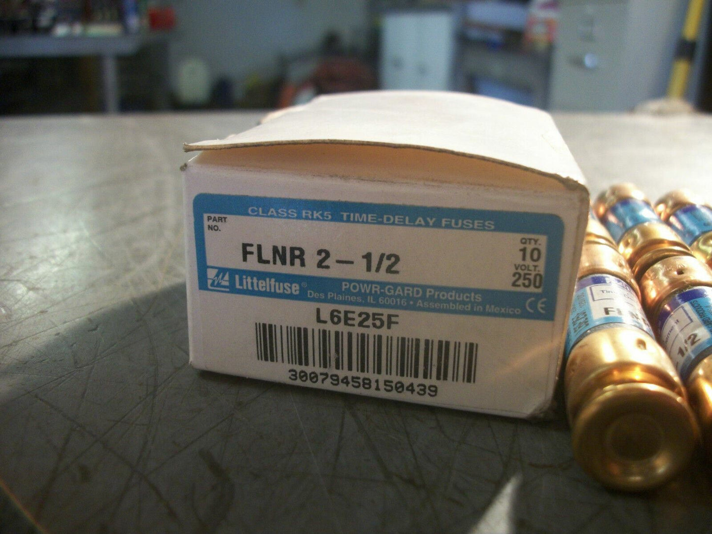 LITTELFUSE BOX OF 10 POWR-GARD FUSES FLNR2-1/2 2-1/2AMP 250VOLT NIB