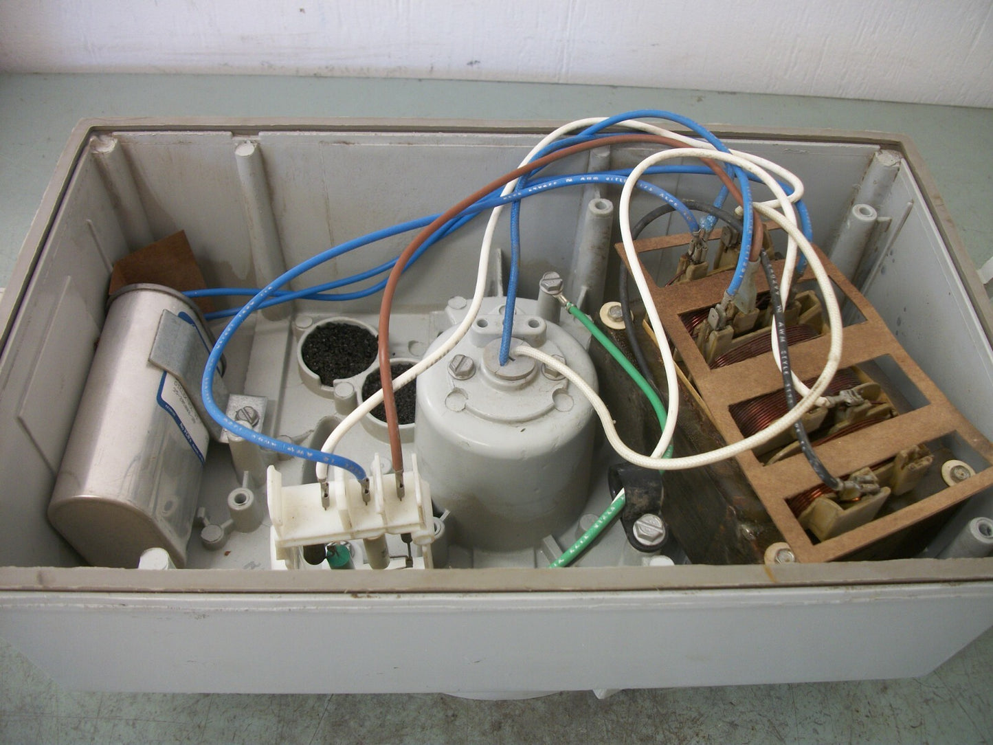 GE LIGHTING FIXTURE FOR HAZARDOUS LOCATIONS H2115S 150WATT 120VOLT