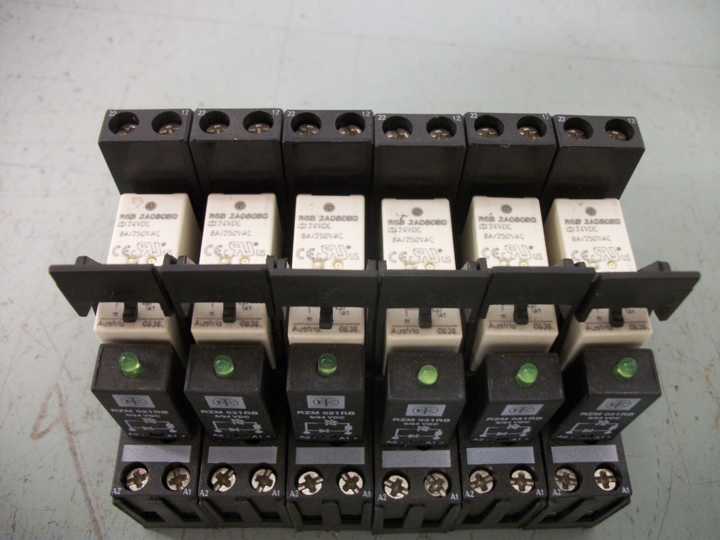 TELEMECANIQUE LOT OF 6 DPDT RELAYS RSB2A080BD 8AMP 250VAC 24VDC