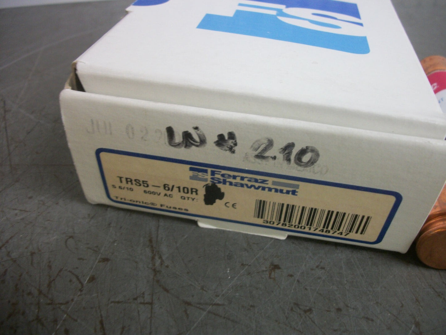 FERRAZ-SHAWMUT BOX OF 4 TRI-ONIC FUSES TRS5-6/10R 5-6/10AMP 600VOLT NIB