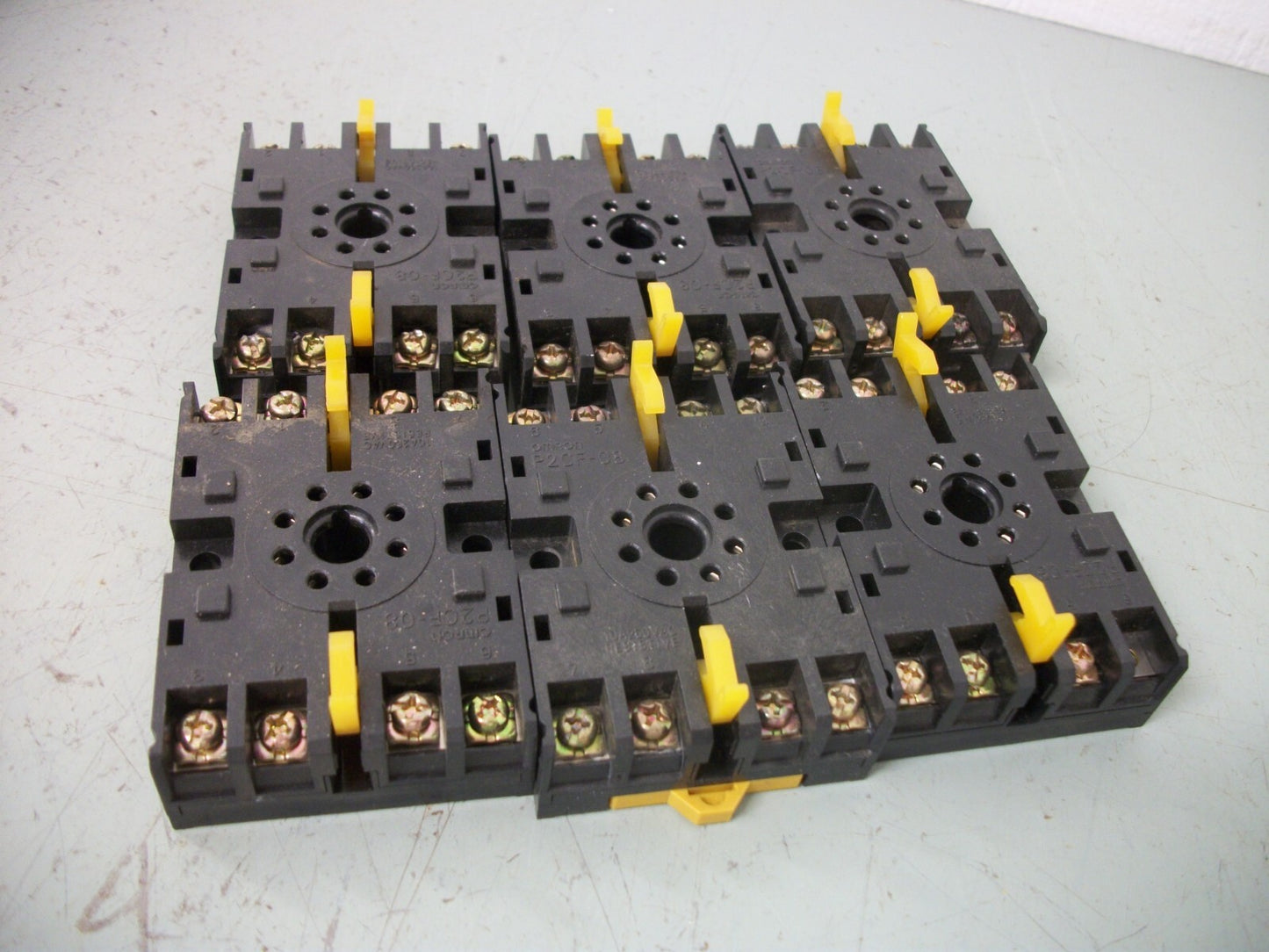OMRON LOT OF 6 8-PIN RELAY SOCKET BASES P2CF-08 10AMP 250VOLT