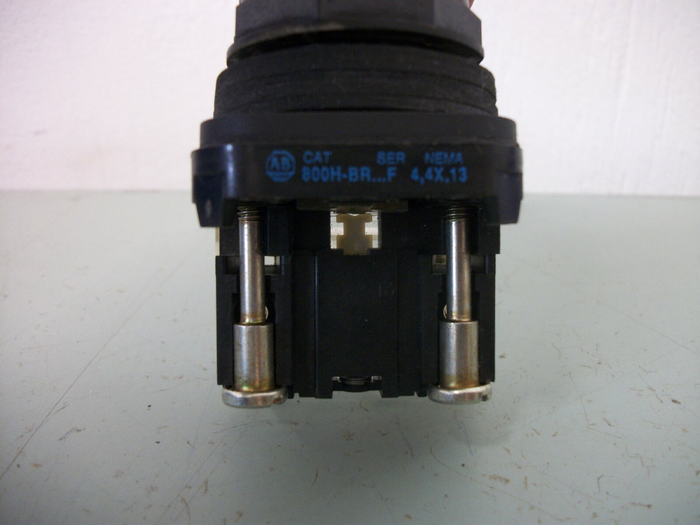 ALLEN-BRADLEY RED EXTENDED MOMENTARY PUSHBUTTON 800H-BR...F