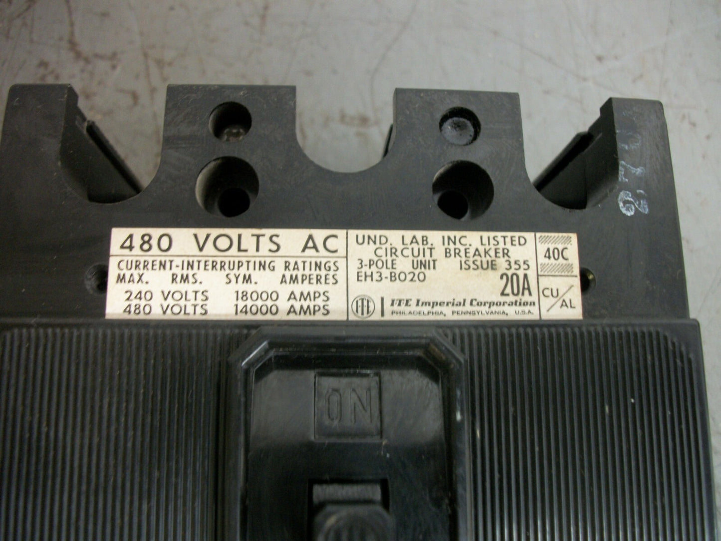 SIEMENS EH3 CIRCUIT BREAKER EH3B020 20AMP 480VOLT 3POLE CHIPPED