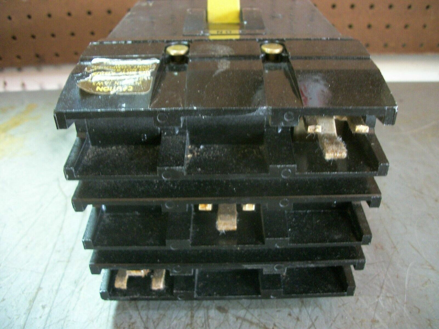 SQUARE D I-LINE IF CIRCUIT BREAKER IF34020 20AMP 480VOLT 3POLE BLACK