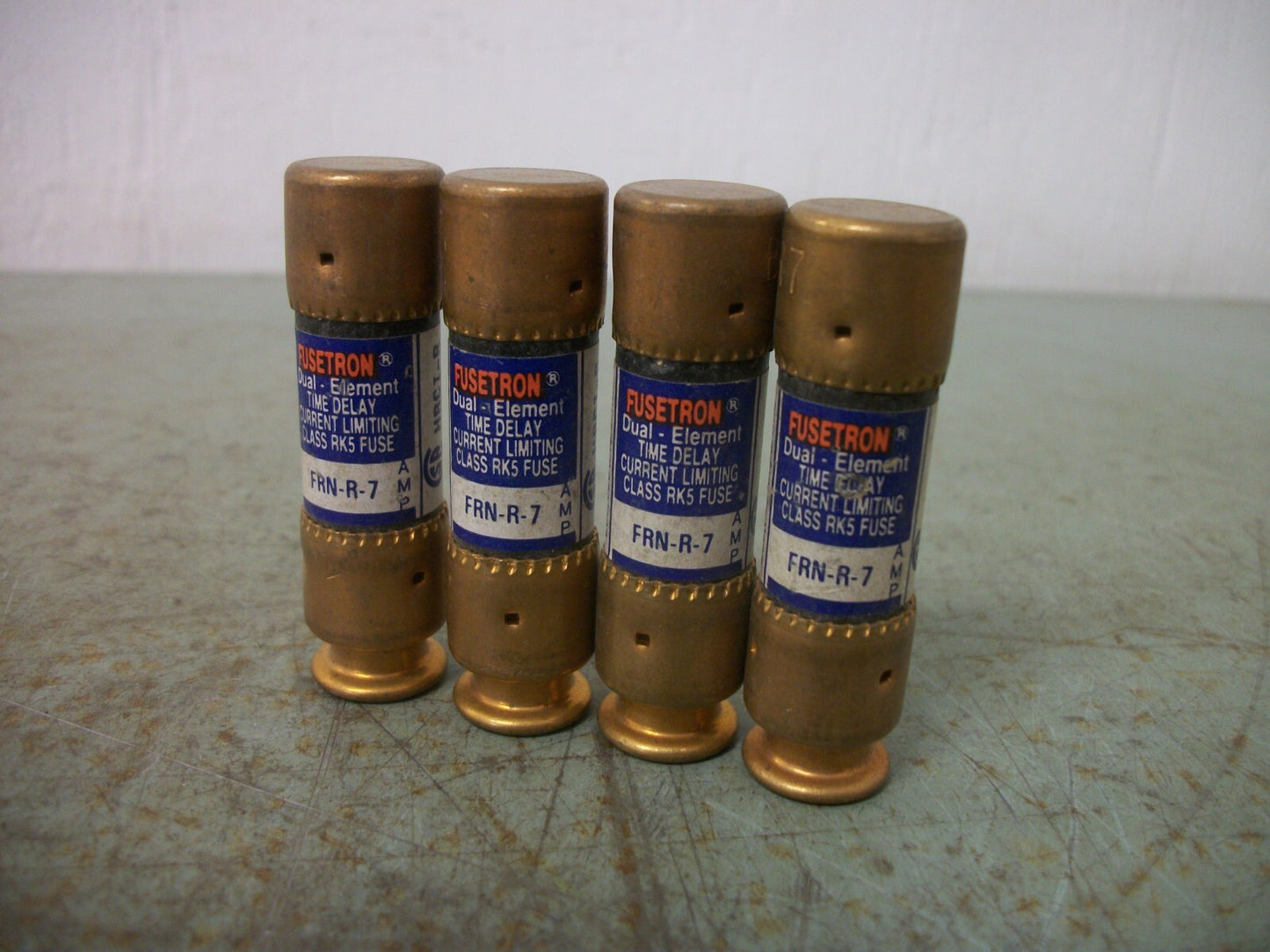 BUSSMANN LOT OF 4 FUSETRON FUSES FRN-R-7 7AMP 250VOLT