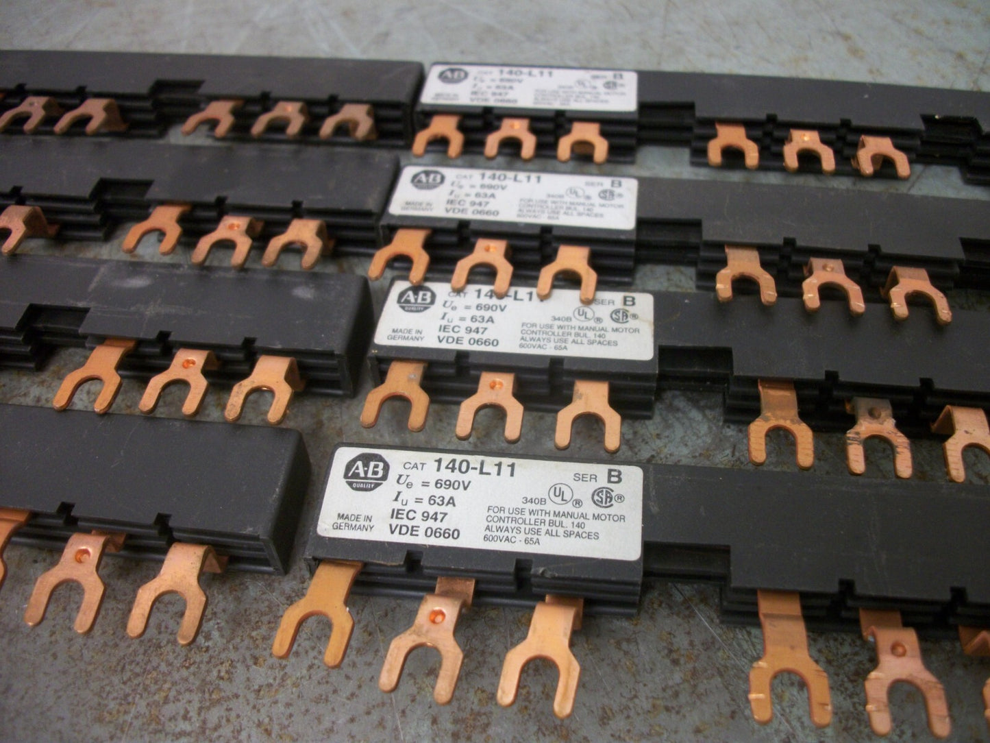 ALLEN-BRADLEY LOT OF 8 COMMONING TERMINAL LINK BARS 140-L11 65AMP 600VOLT