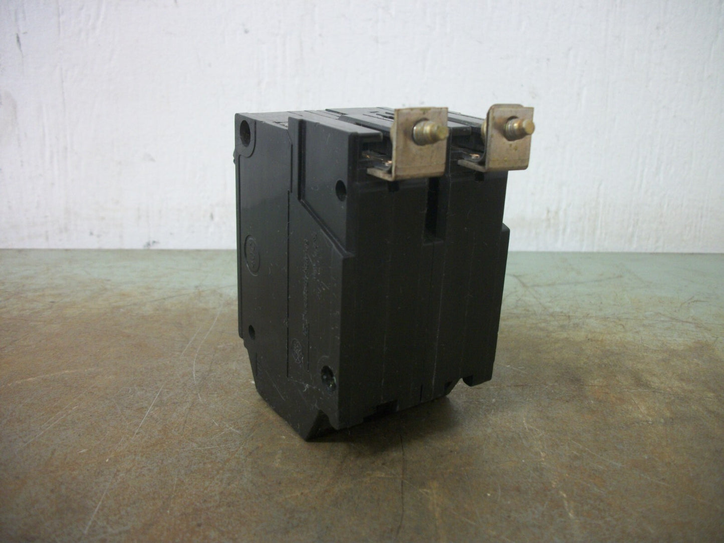 GE THQB CIRCUIT BREAKER THQB2120 20AMP 240VOLT 2POLE OLD