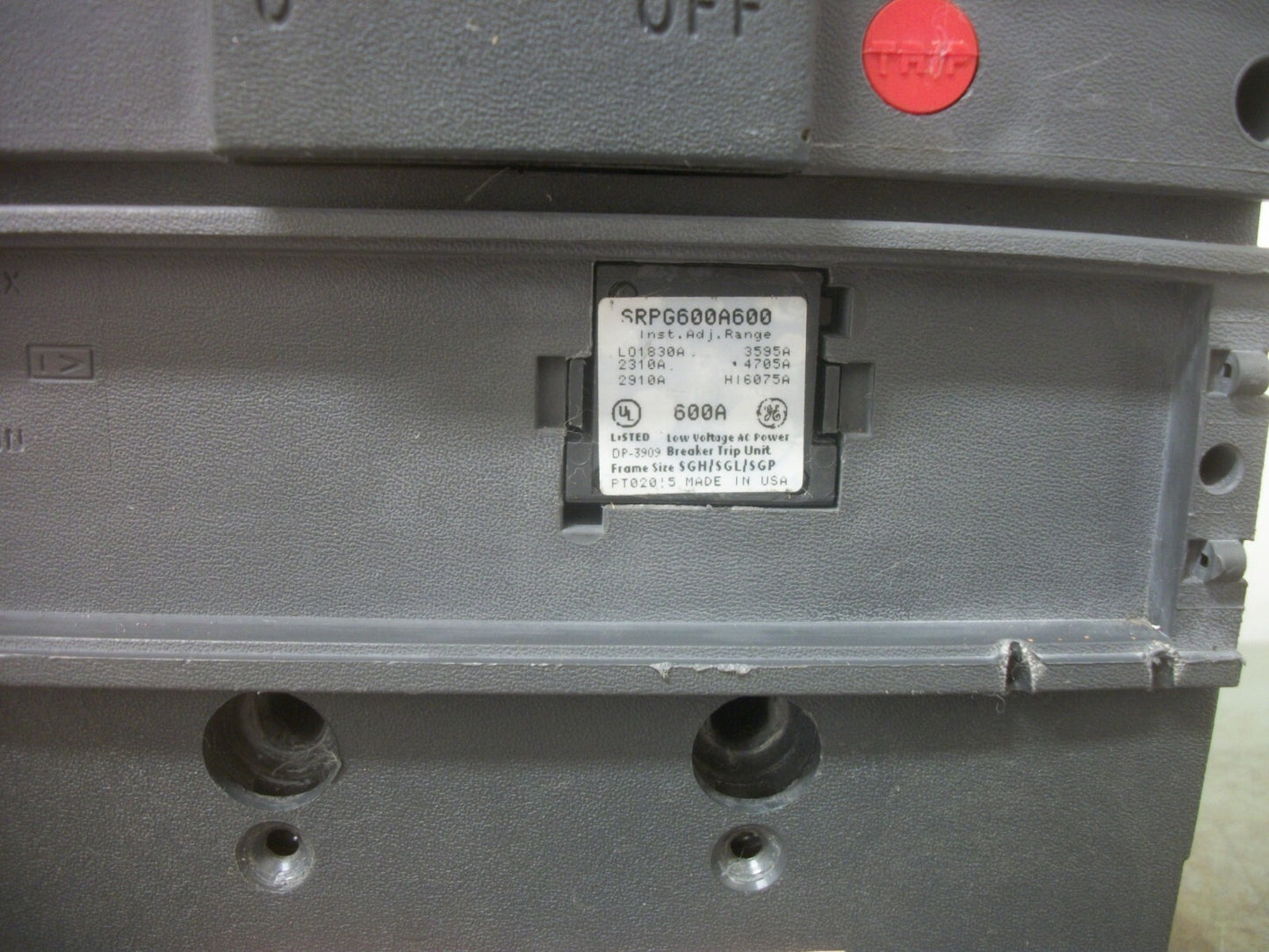 GE SPECTRA SGHA CIRCUIT BREAKER SGHA36AT0600 600AMP 600VOLT 3POLE W/600A TRIP