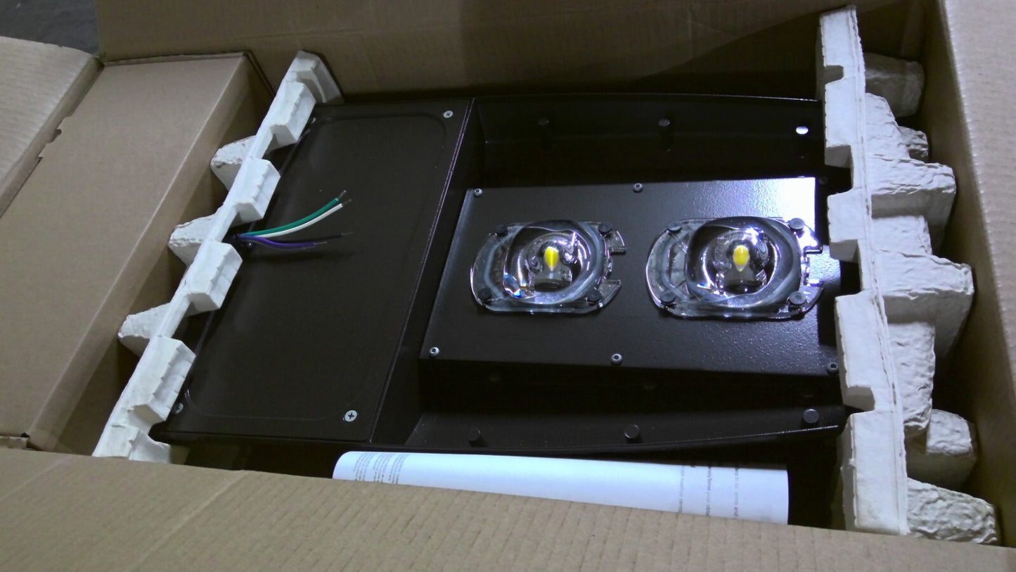 EATON LUMARK PREVAIL LED AREA LIGHT PRV-A40-D-UNV-T5-SA-BZ-PER NIB