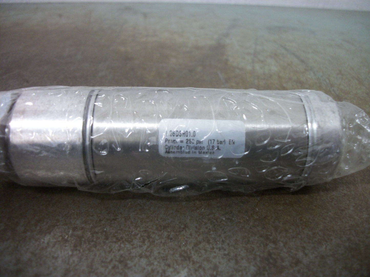 PARKER DOUBLE-ACTING PNEUMATIC CYLINDER 1.06DSR01.0 1" STROKE NEW