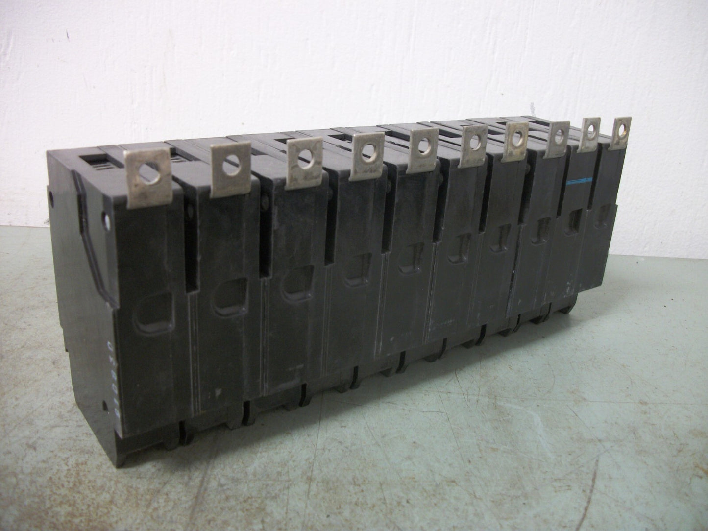 SIEMENS LOT OF 10 BQCH CIRCUIT BREAKERS BQCH1B020 20AMP 277VOLT 1POLE