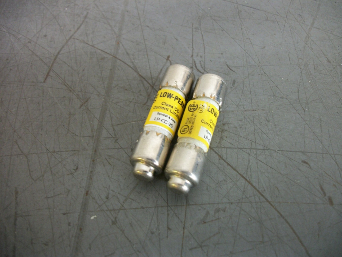 BUSSMANN LOT OF 2 LOW-PEAK CLASS CC FUSES LPCC20 20AMP 600VOLT NOB