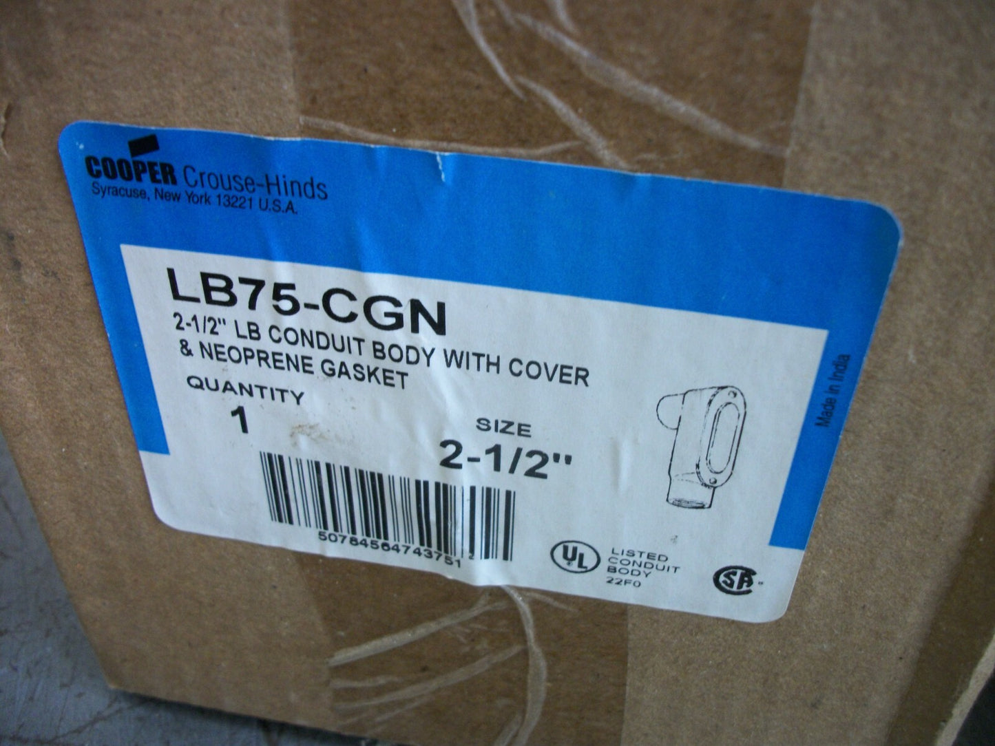 CROUSE-HINDS COOPER 2-1/2" LB CONDUIT BODY W/COVER LB75-CGN NIB