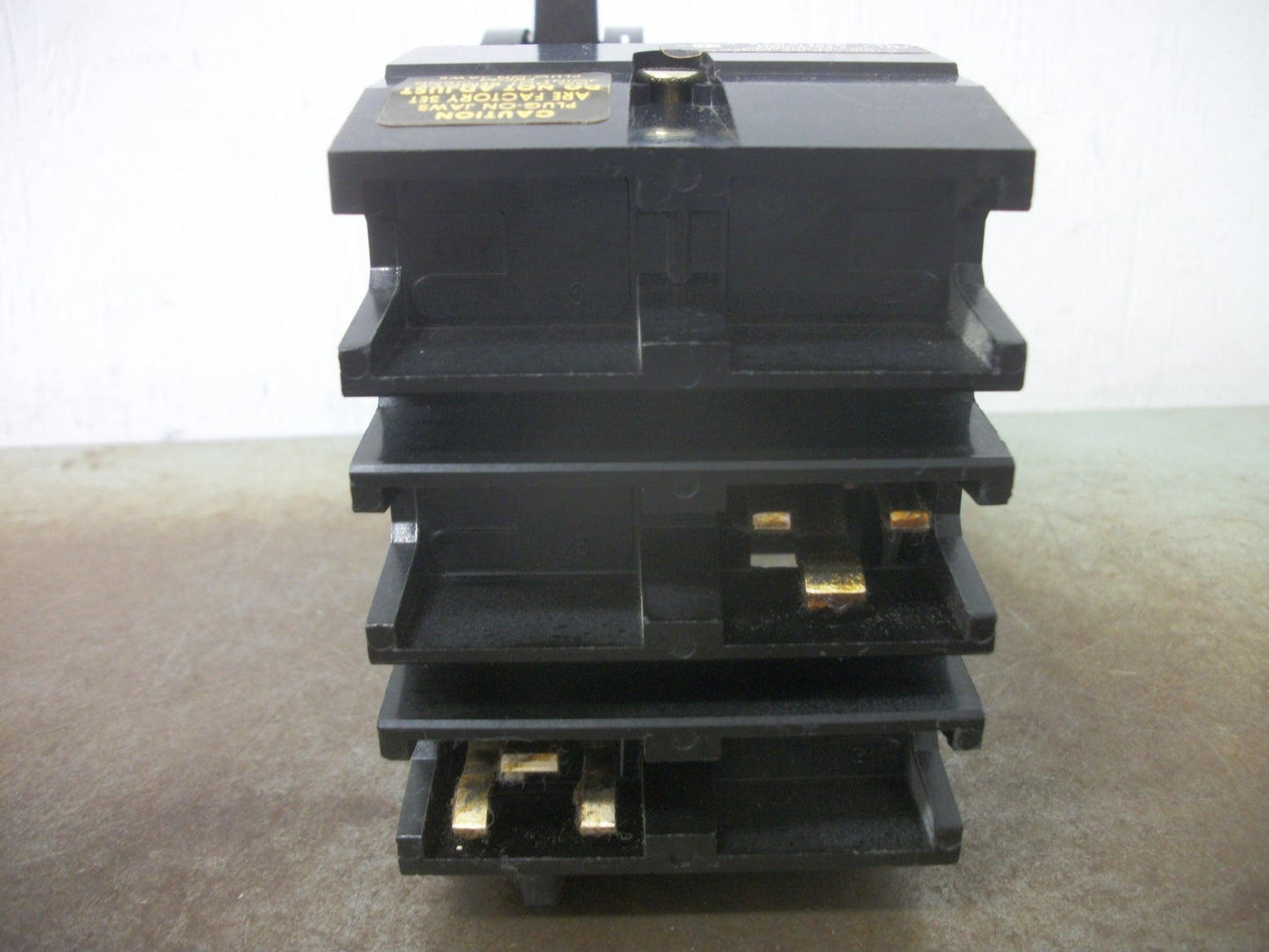 SQUARE D I-LINE FA CIRCUIT BREAKER FA24015BC 15AMP 480VOLT 2POLE GRAY