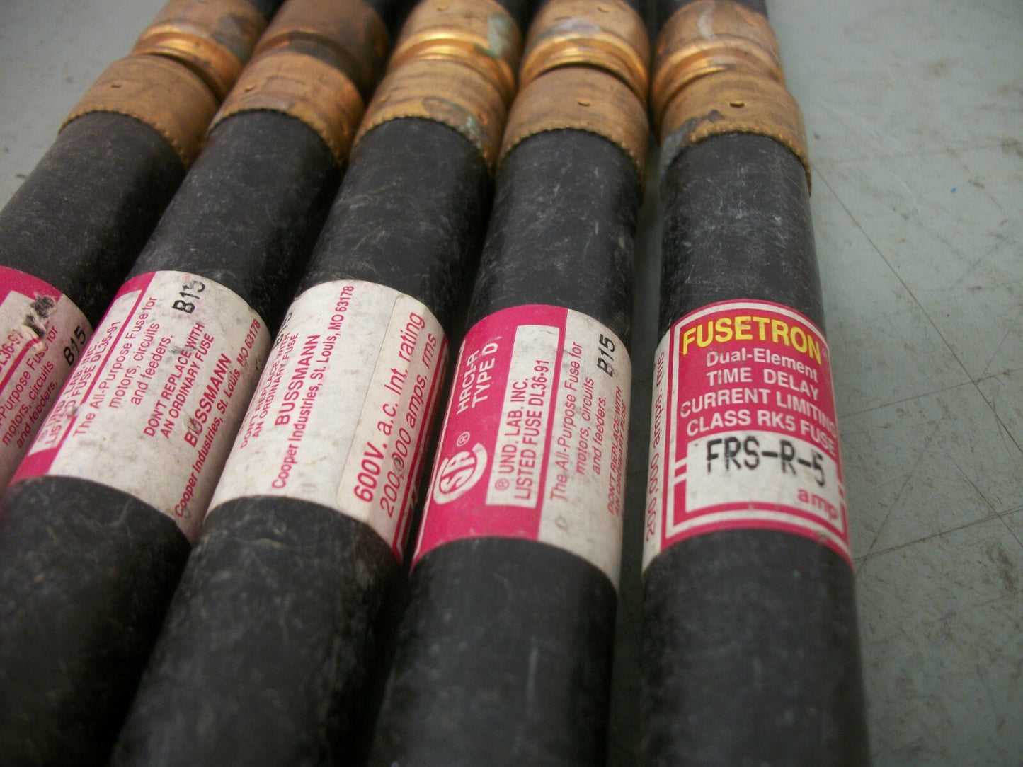 BUSSMANN LOT OF 10 FUSETRON FUSES FRS-R-5 5AMP 600VOLT