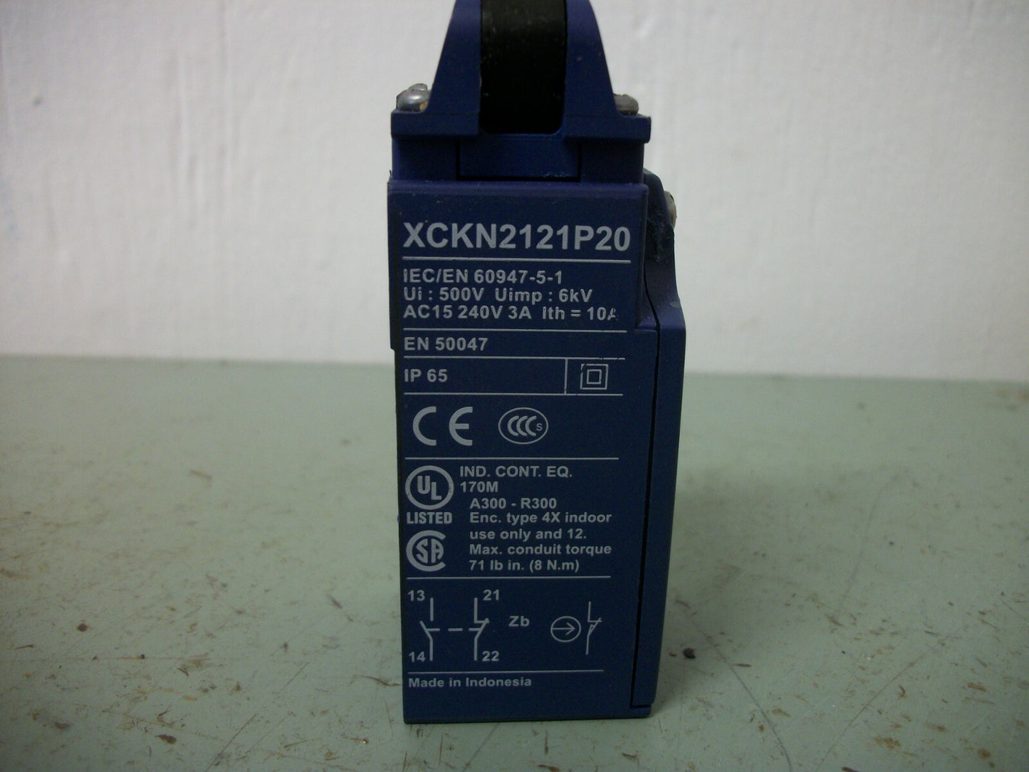 TELEMECANIQUE LIMIT SWITCH XCKN2121P20