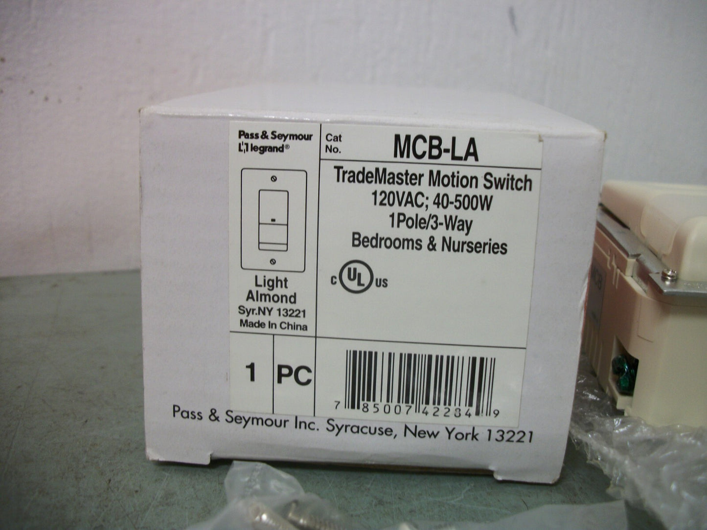 PASS & SEYMOUR TRADEMASTER MOTION SWITCH MCB-LA 120VAC 40-500W 1POLE 3WAY NIB