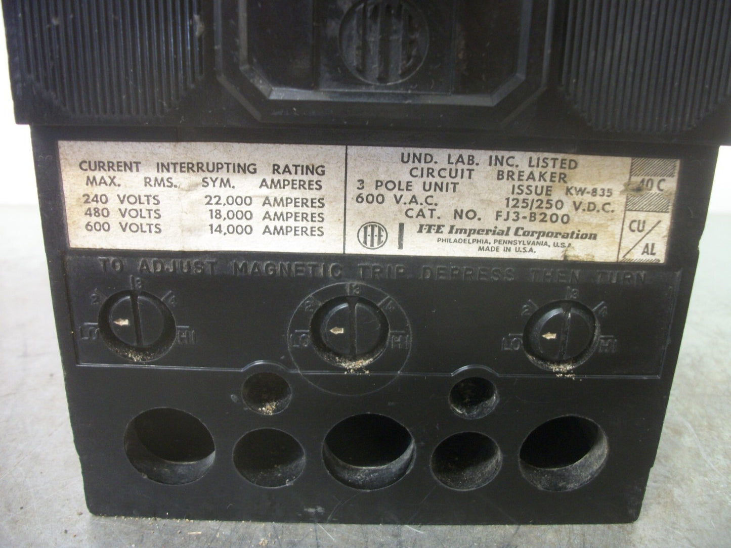 SIEMENS FJ3 CIRCUIT BREAKER FJ3B200 200AMP 600VOLT 3POLE