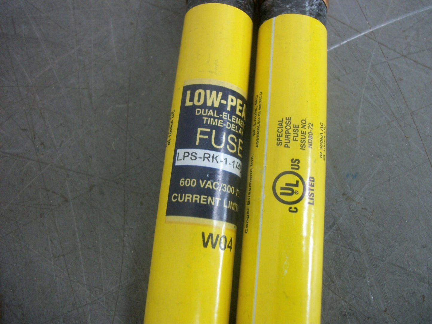 BUSSMANN LOT OF 2 LOW-PEAK FUSES LPS-RK-1-1/4SP 1-1/4AMP 600VOLT NOB