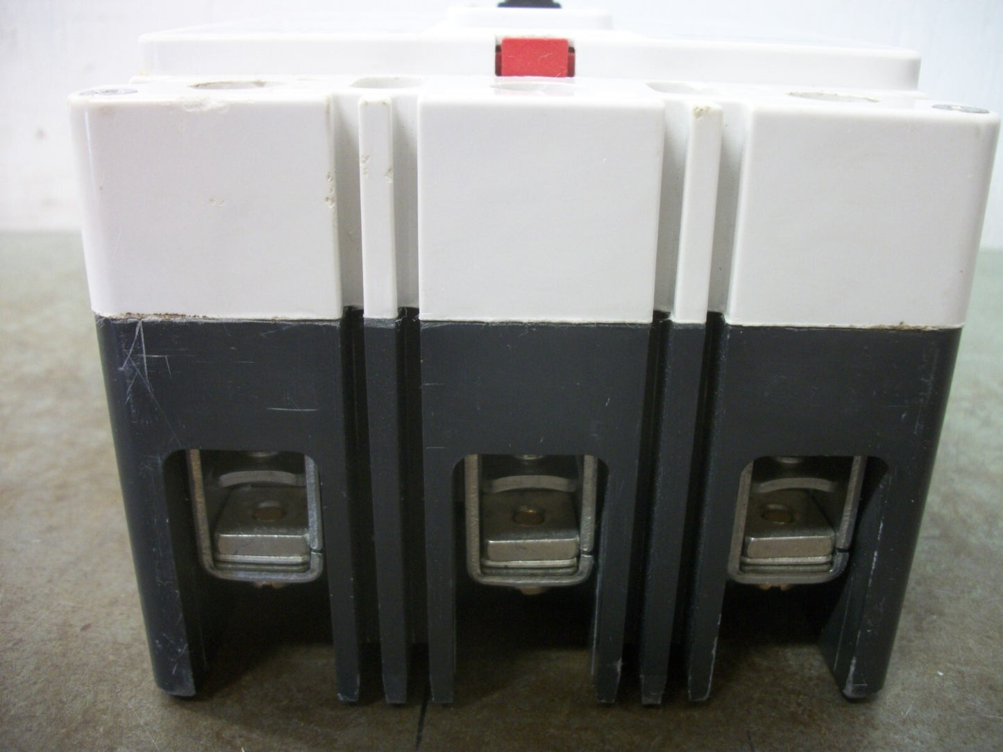 CUTLER-HAMMER FD CIRCUIT BREAKER FD3020BP10 20AMP 600VOLT 3POLE RED NOB