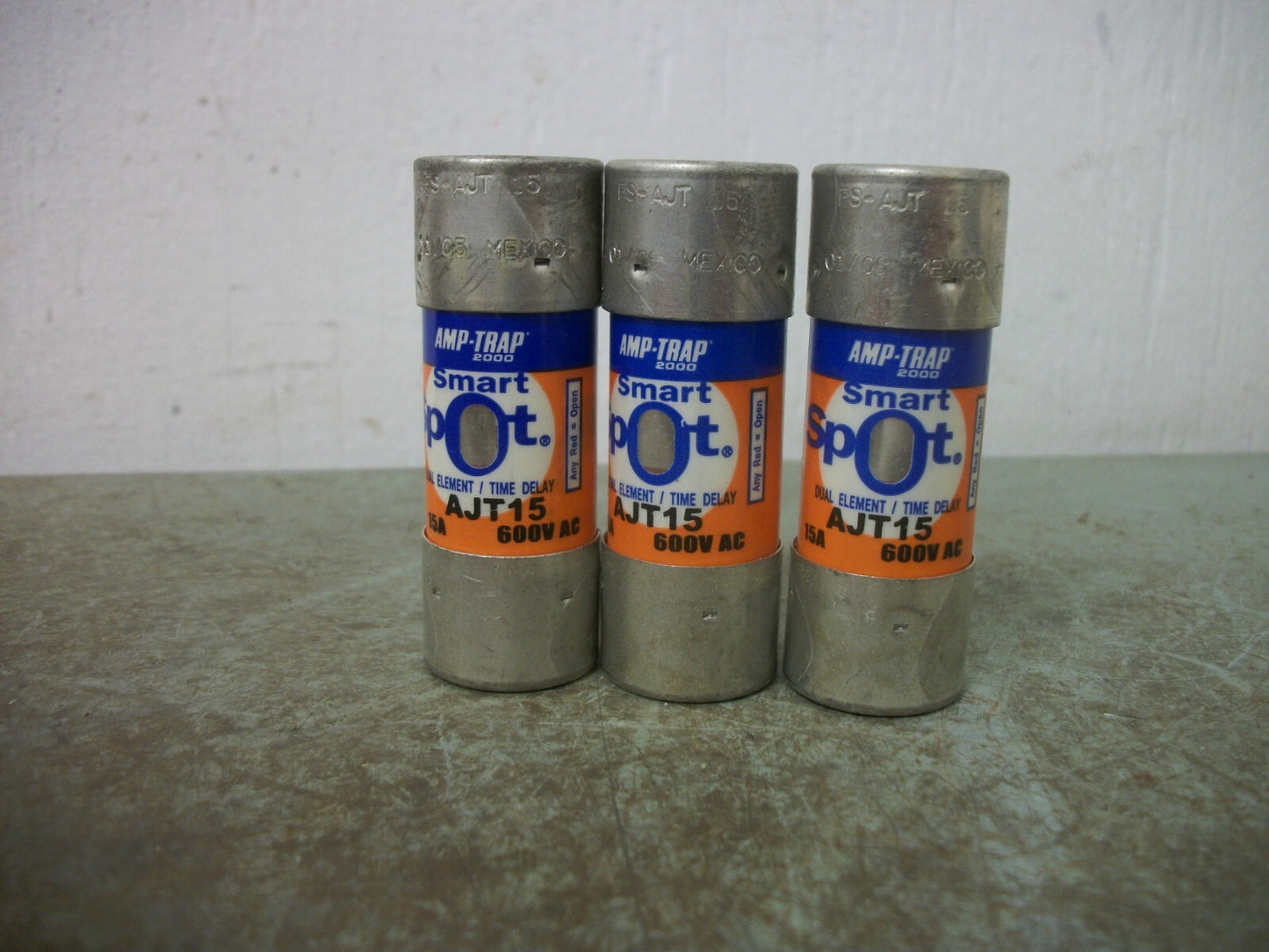 FERRAZ-SHAWMUT LOT OF 3 AMP-TRAP 2000 SMART SPOT FUSES AJT15 15AMP 600VOLT