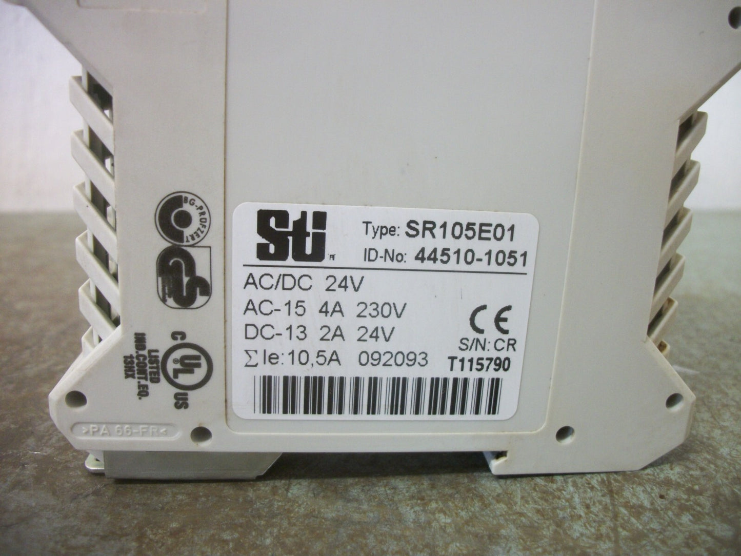 STI SR105E01 SAFETY RELAY 44510-1051