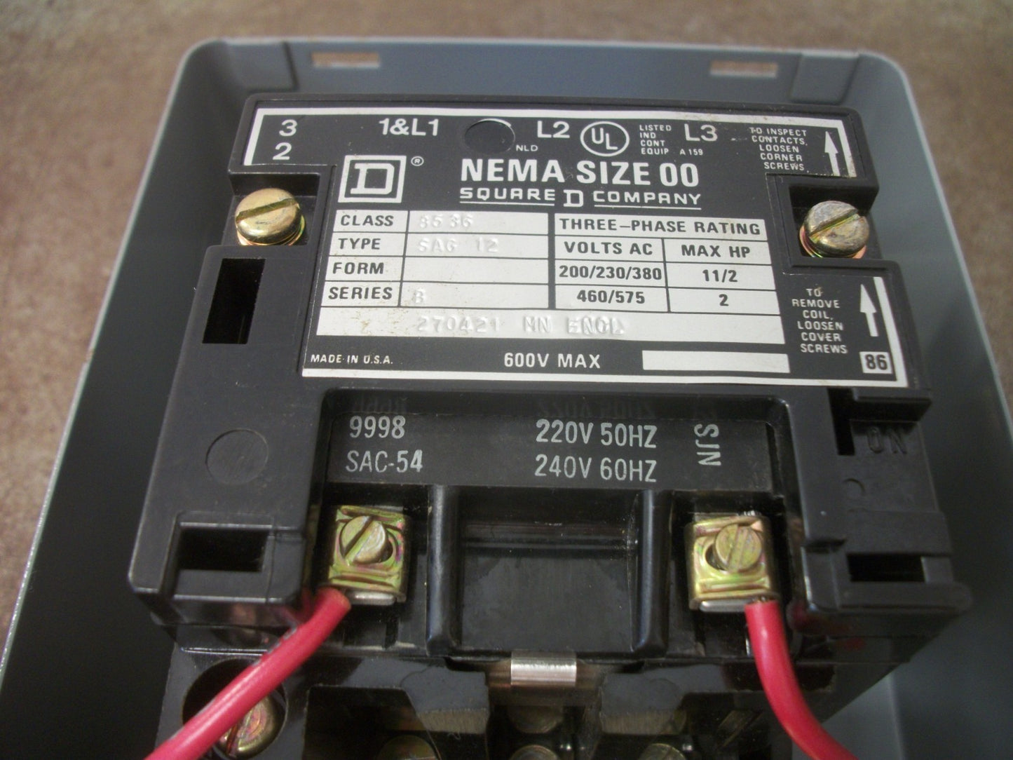 SQUARE D ENCL SIZE 00 MOTOR STARTER 8536SAG12 240VCOIL 3PH 600V 2HP