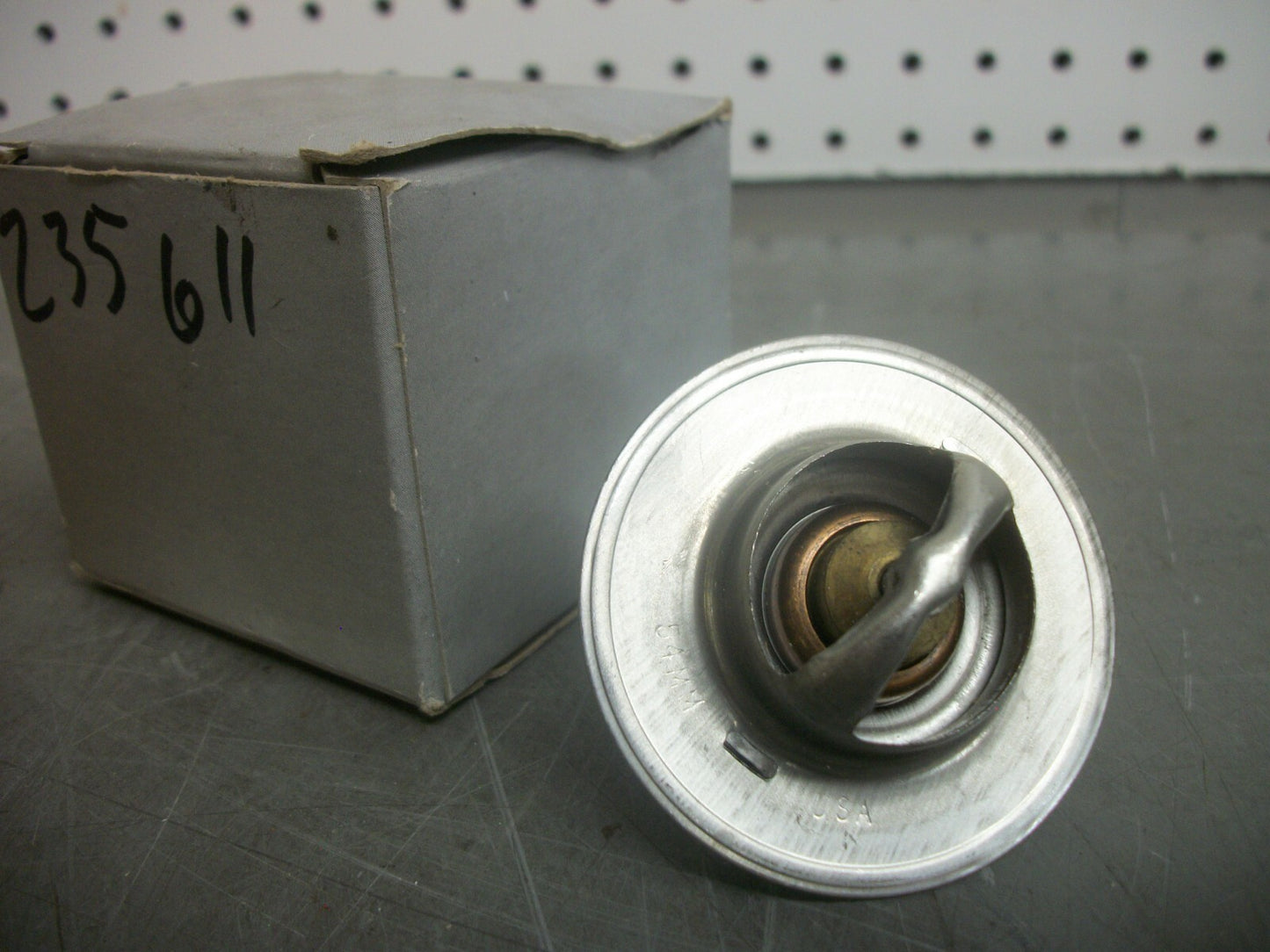 HYSTER THERMOSTAT 235611 NIB