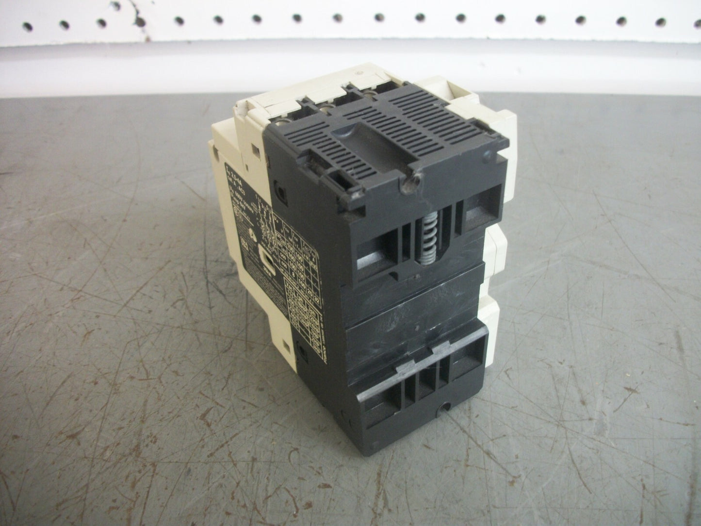 TELEMECANIQUE MOTOR PROTECTOR CIRCUIT BREAKER GV2P08 2.5-4AMP