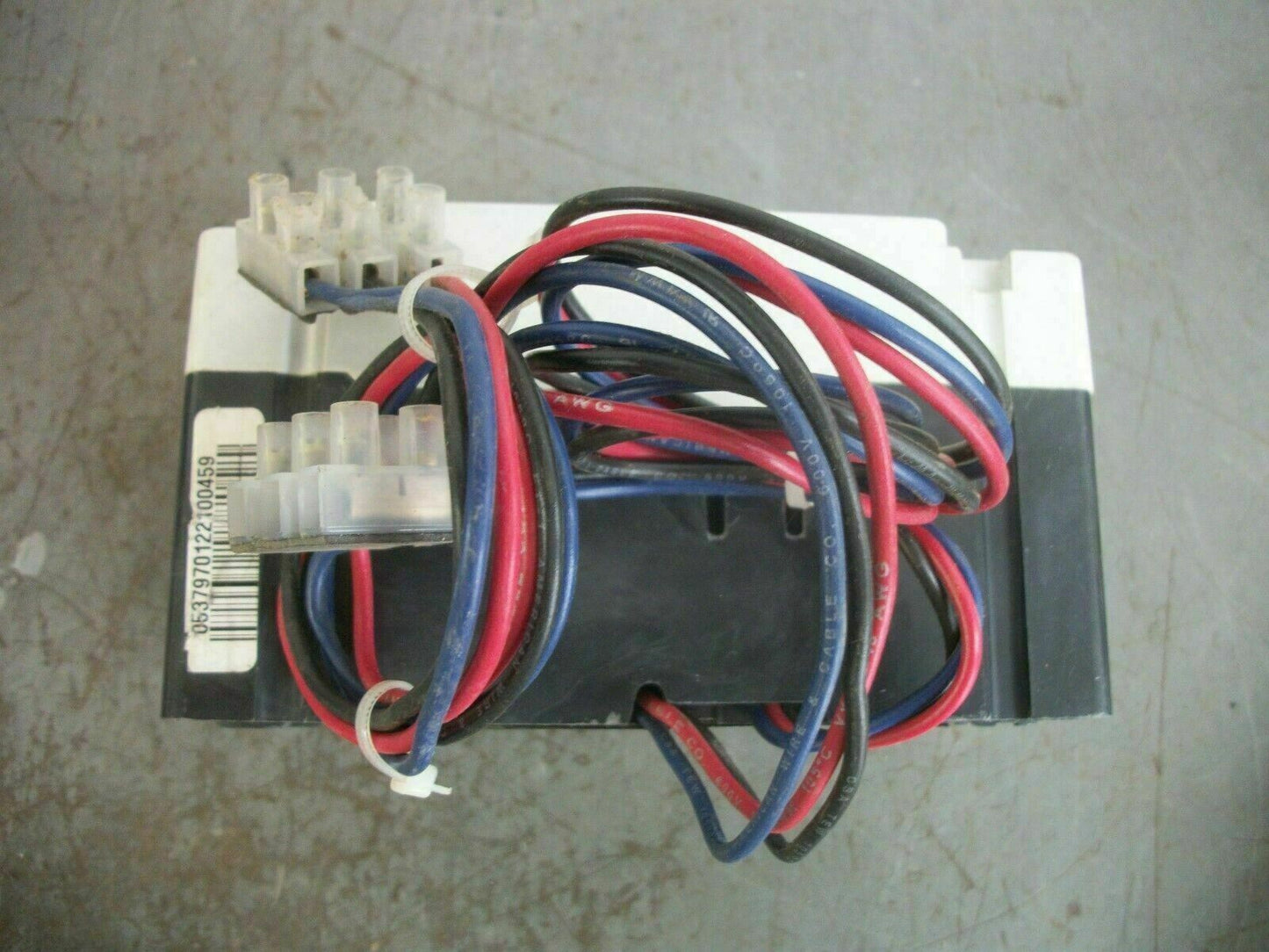 CUTLER-HAMMER HMCPS CIRCUIT BREAKER HMCPS015E0C 15AMP 600VOLT 3POLE W/AUX