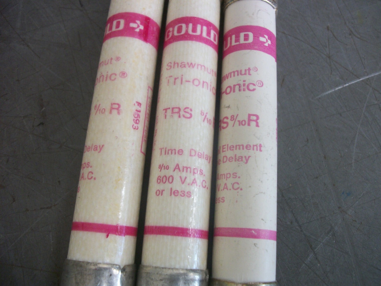 GOULD SHAWMUT LOT OF 3 TRI-ONIC FUSES TRS8/10R 8/10AMP 600VOLT NOB