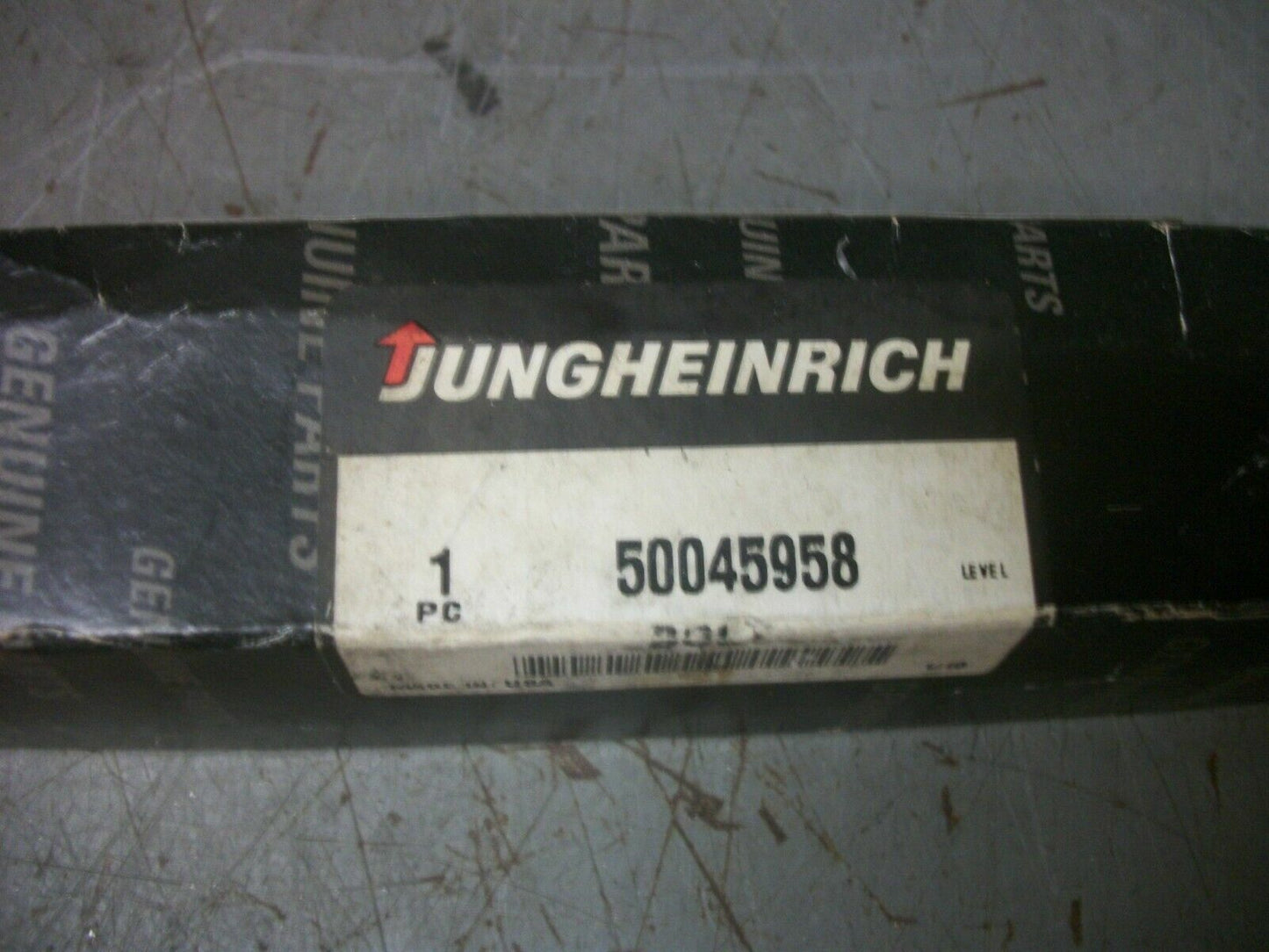 JUNGHEINRICH FORK LIFT BOLT 50045958 NIB