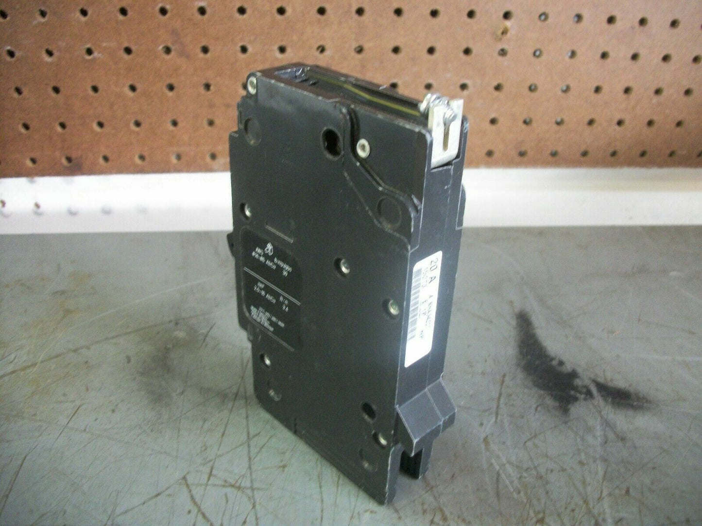 SQUARE D EGB CIRCUIT BREAKER EGB14020 20AMP 277VOLT 1POLE NOB