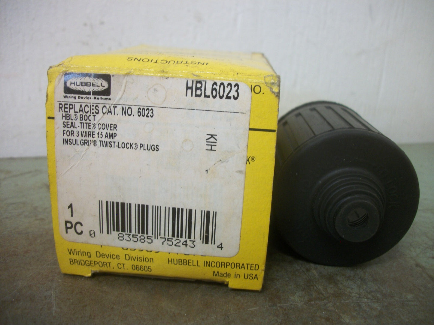 HUBBELL SEAL-TITE COVER BOOT FOR 15AMP 3W TWIST-LOCK PLUGS HBL6023 NIB