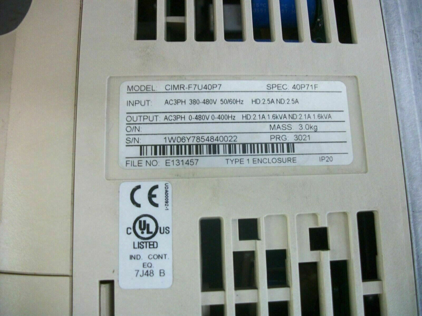 YASKAWA VARISPEED F7 1.6KVA AC DRIVE CIMR-F7U40P7 3PH 480VOLT 2.1AMP NO KEYPAD