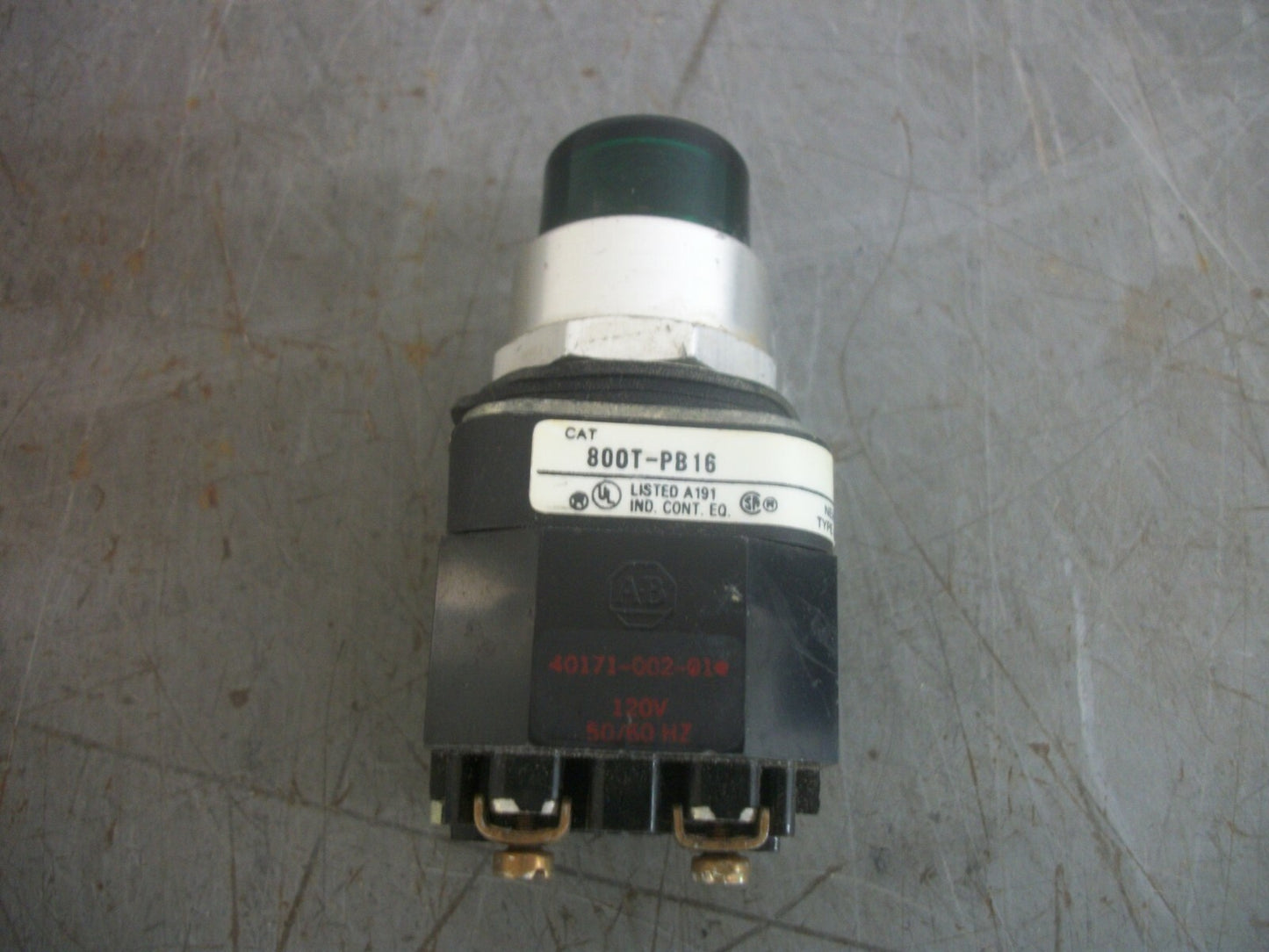 ALLEN-BRADLEY GREEN ILLUMINATED MOMENTARY PUSHBUTTON 800T-PB16 120VOLT