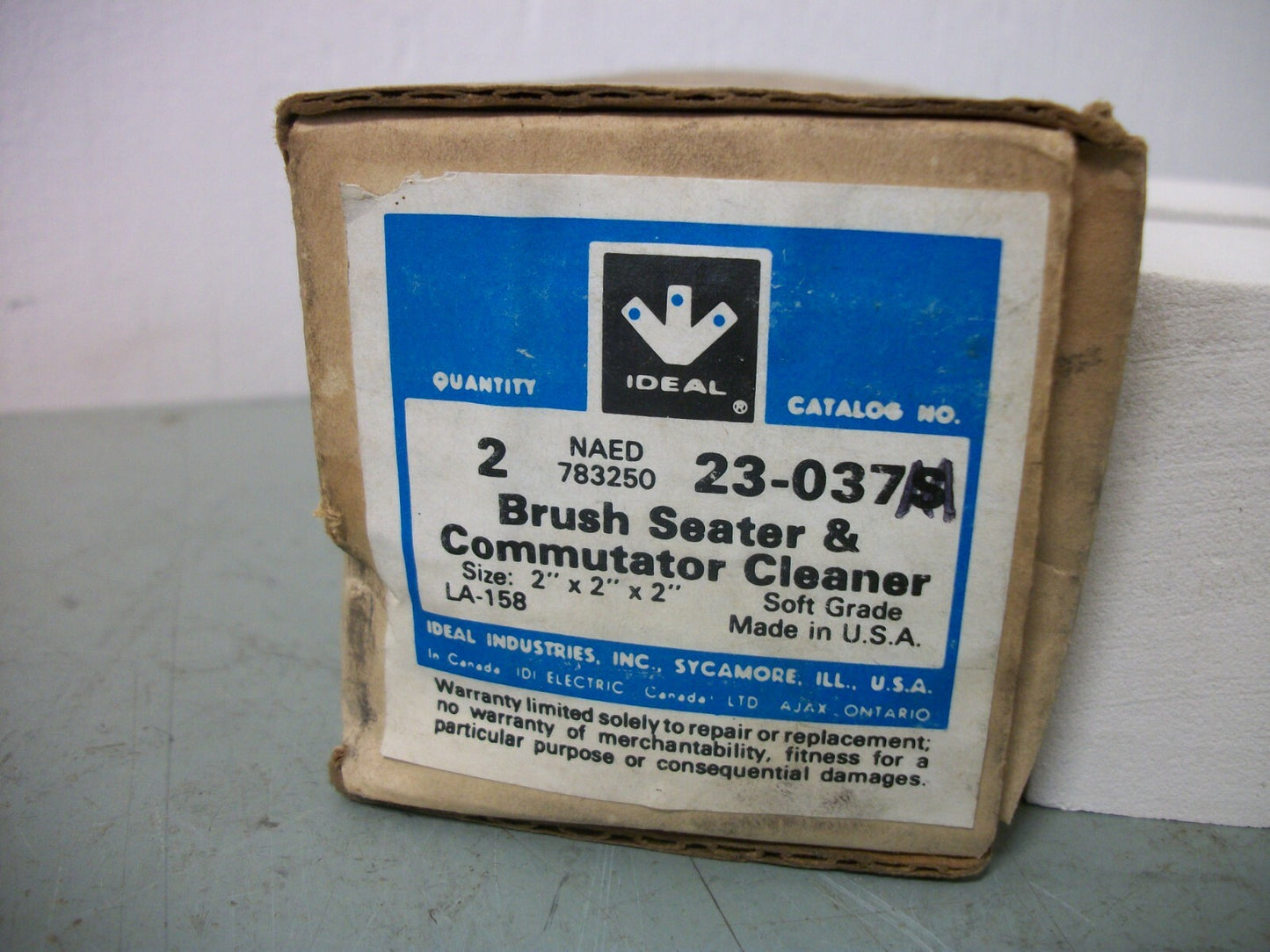 IDEAL 2X2X2 BOX OF 2 BRUSH SEATER