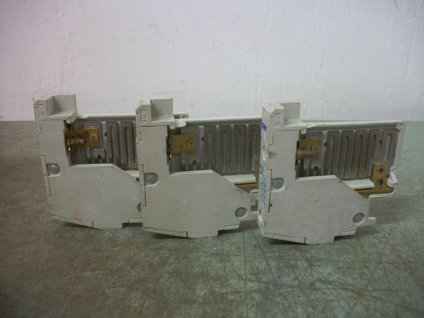 CUTLER-HAMMER LOT OF 3 FREEDOM SERIES OVERLOAD RELAY HEATERS H2007