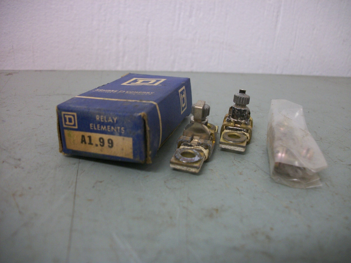 SQUARE D BOX OF 2 OVERLOAD RELAY THERMAL HEATERS A1.99 NIB