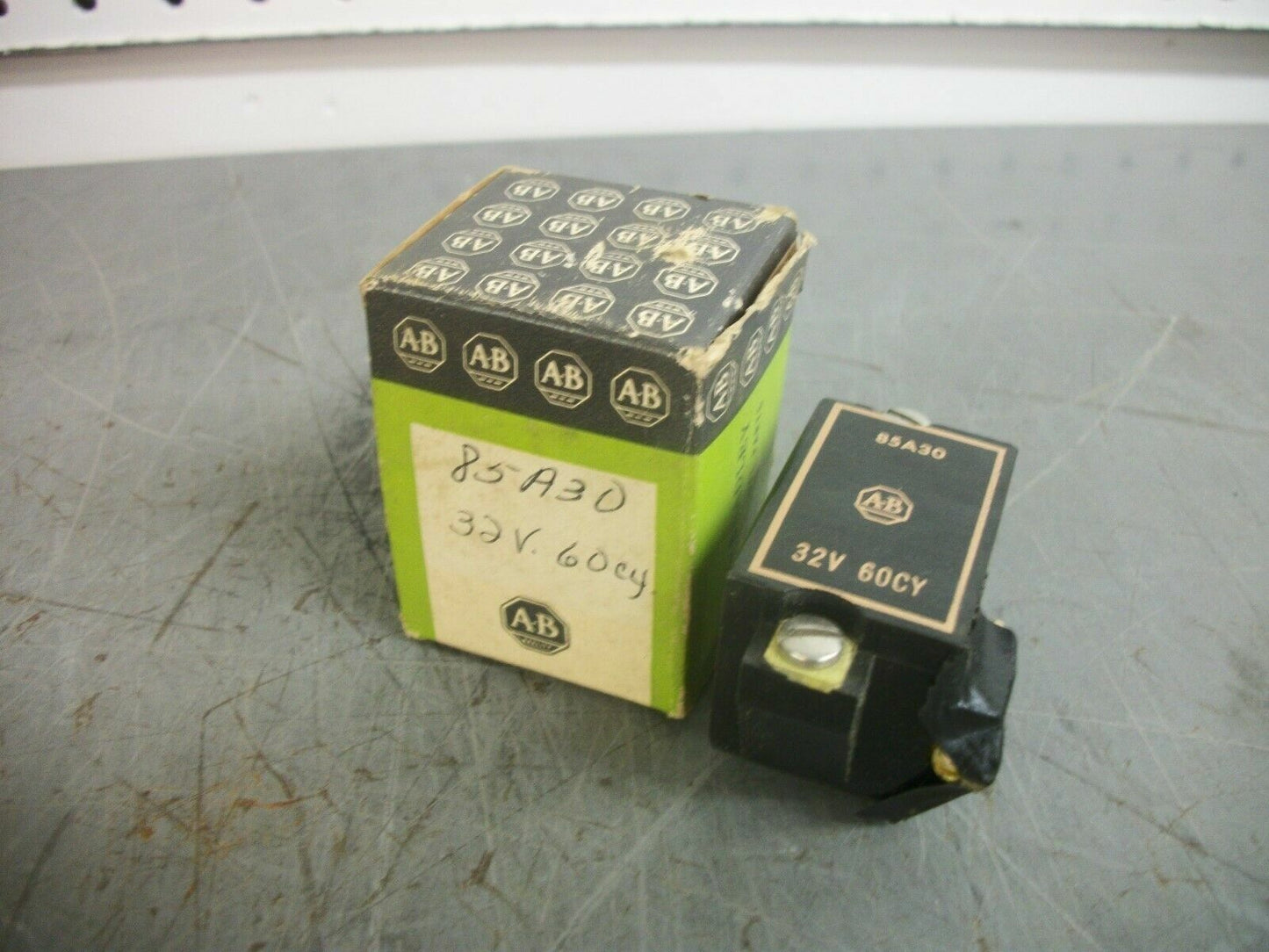 ALLEN-BRADLEY COIL 85A30 32VCOIL NIB
